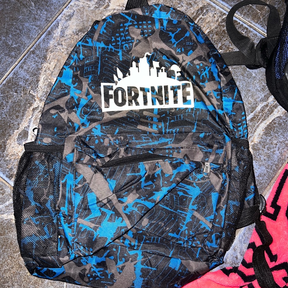 Fortnite backpack 🎒 - Picture 2 of 3
